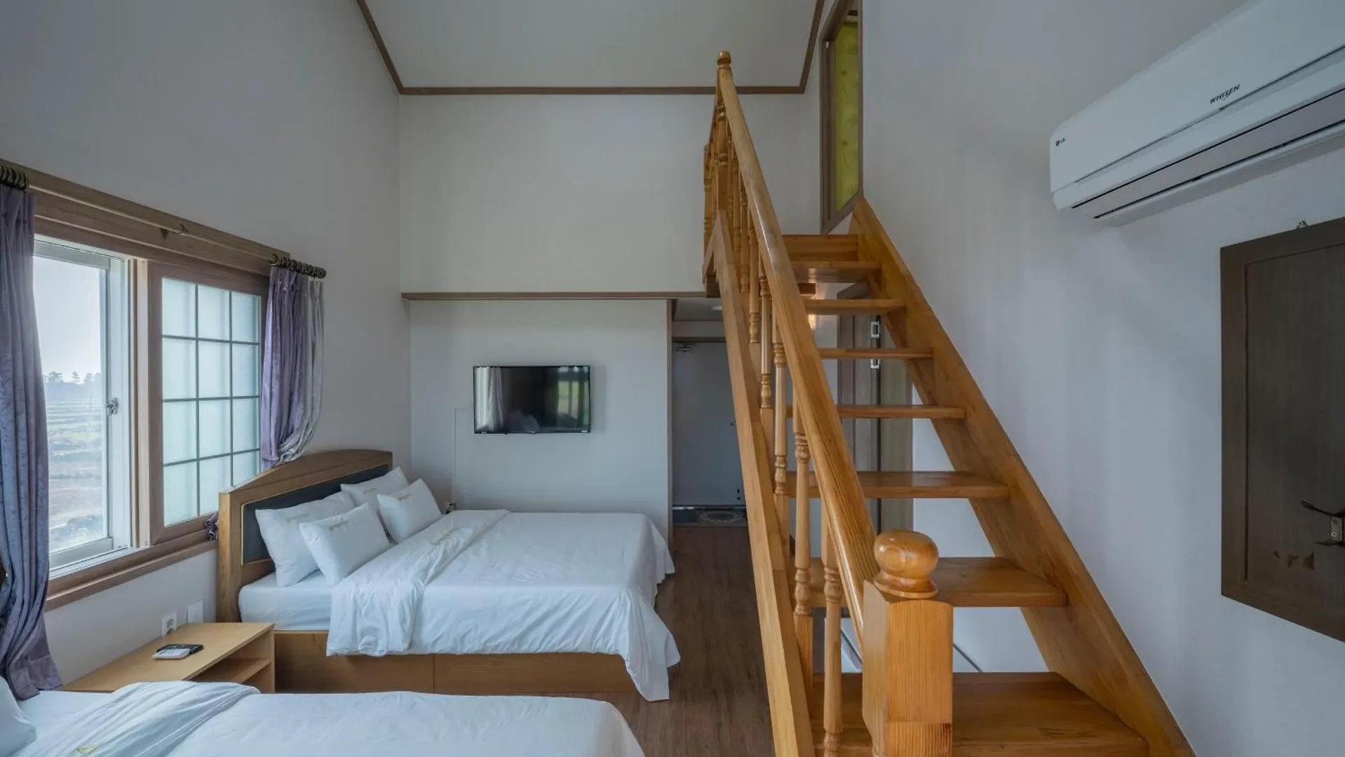 Jeju Amor House Oceanview Oreum 4*,  South Korea