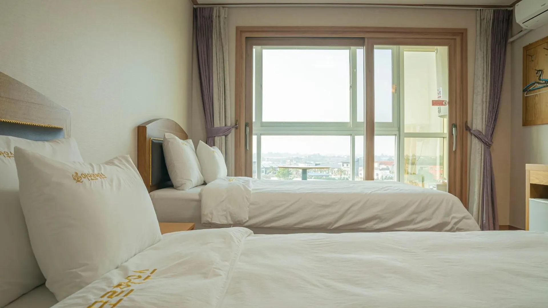 Jeju Amor House Oceanview Oreum 4*,  South Korea
