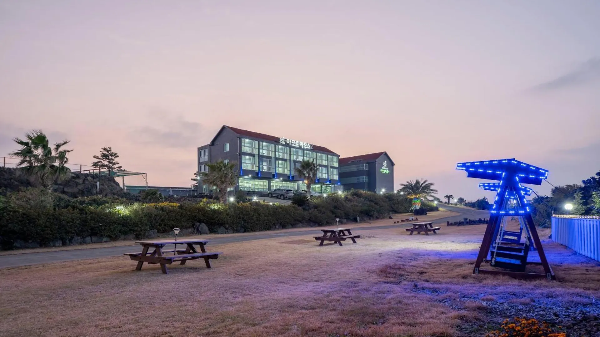 Jeju Amor House Oceanview Oreum Guest house